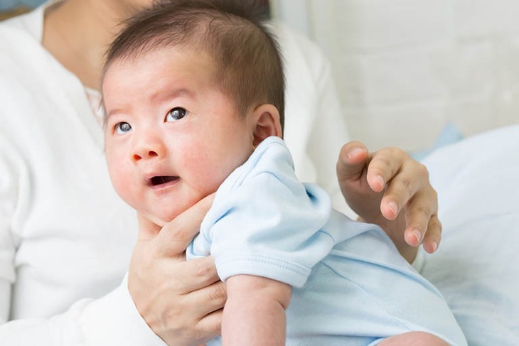 Trẻ sơ sinh bị sổ mũi, ngạt mũi cần xử trí đúng khi thời tiết lạnh - Ảnh 4.