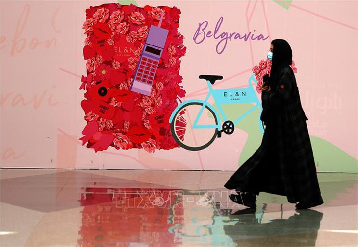 Valentine ở nơi cấm việc bán quà tặng Valentine - Ảnh 3.