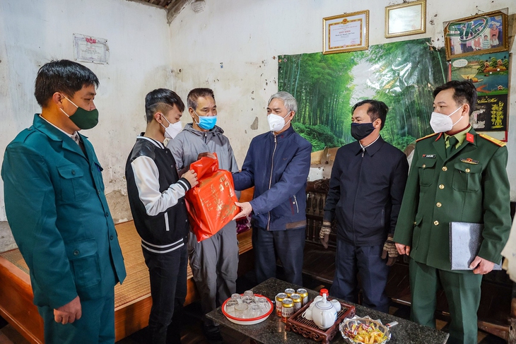 Gác chuyện tình yêu đầu đời, chàng trai 18 tuổi viết đơn tình nguyện nhập ngũ chỉ vì yêu màu xanh áo lính - Ảnh 3. Gác chuyện tình yêu đầu đời, chàng trai 18 tuổi viết đơn tình nguyện nhập ngũ chỉ vì yêu màu xanh áo lính - Ảnh 3.
