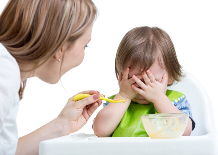 Đừng vấp phải những sai lầm này nếu muốn trị chứng biếng ăn ở trẻ - Ảnh 1.
