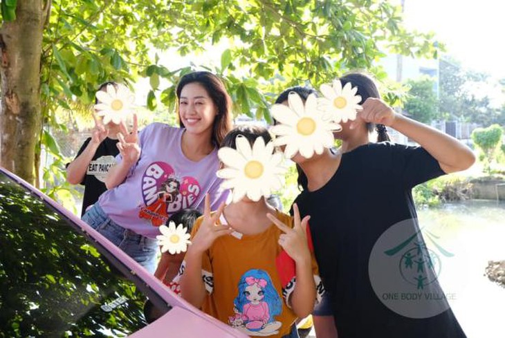 Khánh Vân 4