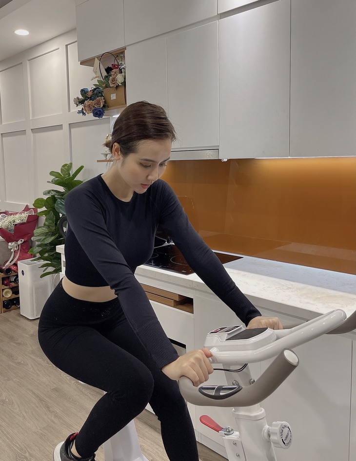 Huyền Lizzie phim 'Thương ngày nắng về' bất ngờ chia sẻ bí kíp chiến thắng COVID-19 - Ảnh 5.
