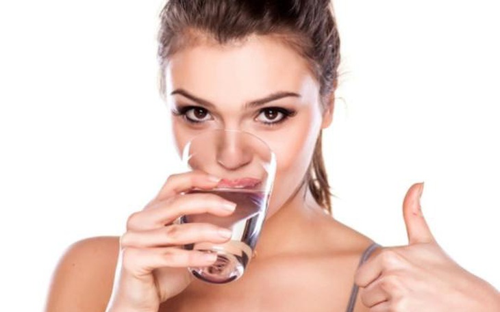 Nước có thể cấp cứu làn da khô?
