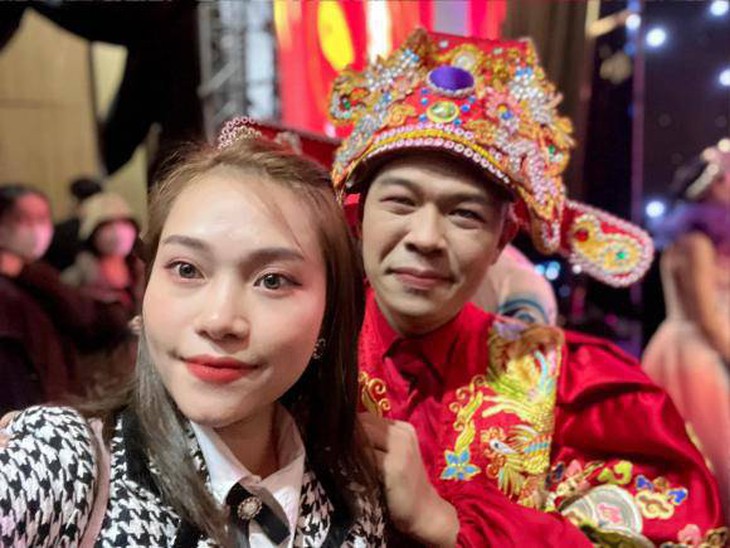 Vợ chồng Trung Ruồi đưa con gái vào viện giữa đêm do mắc dị vật - Ảnh 6.