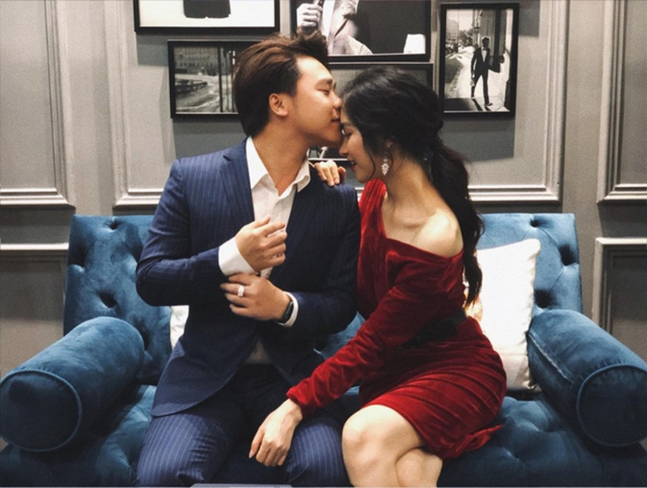 Hòa Minzy từng hát 'Cầu hôn' với bạn trai gây sốt, thẳng thắn về việc cưới xin - Ảnh 7. Hòa Minzy từng hát 'Cầu hôn' với bạn trai gây sốt, thẳng thắn về việc cưới xin - Ảnh 7.