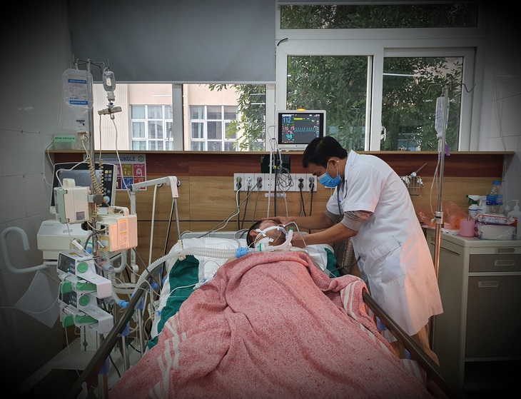 Tổn thương não, tiên lượng dè dặt sau bữa rượu với họ hàng - Ảnh 1.