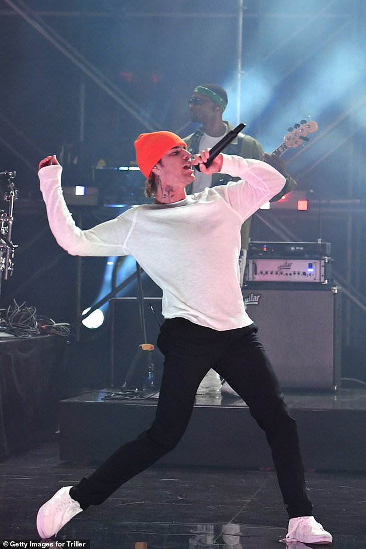 Ngôi sao ca nhạc Justin Bieber mắc COVID-19, đột ngột hủy diễn trong tour quanh thế giới - Ảnh 4. Ngôi sao ca nhạc Justin Bieber mắc COVID-19, đột ngột hủy diễn trong tour quanh thế giới - Ảnh 4.