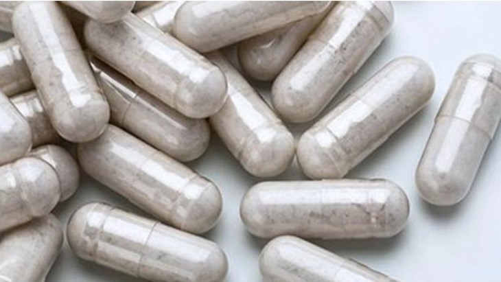 Bổ sung vitamin không có tác dụng ngăn tử vong do COVID-19 - Ảnh 2.