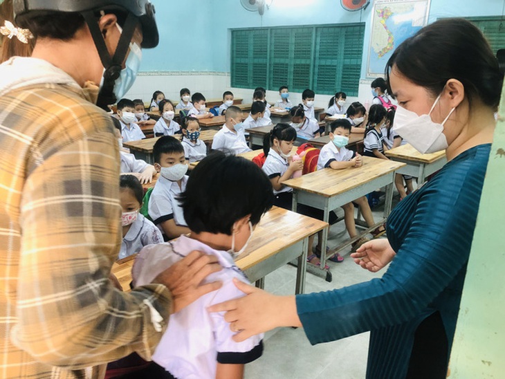 TP.HCM: Số ca mắc COVID-19 tiếp tục gia tăng, Omicron là biến chủng chủ yếu gây bệnh - Ảnh 1. TP.HCM: Số ca mắc COVID-19 tiếp tục gia tăng, Omicron là biến chủng chủ yếu gây bệnh - Ảnh 1.