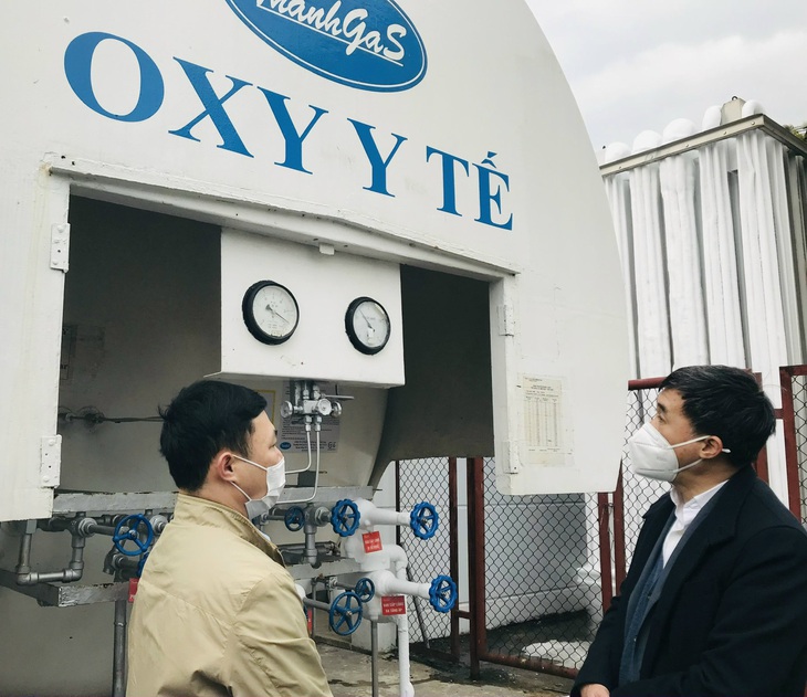 Ca COVID-19 Hà Nội tăng, các bệnh viện tuyến đầu có thiếu oxy y tế không? - Ảnh 1.