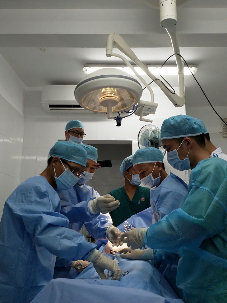 Kỳ tích những ca phẫu thuật cứu người trên quần đảo Trường Sa - Ảnh 1. Kỳ tích những ca phẫu thuật cứu người trên quần đảo Trường Sa - Ảnh 1.