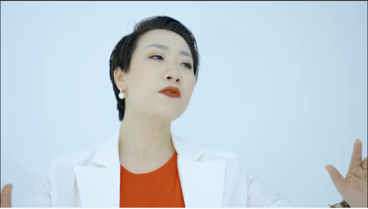 ‘Sao Mai’ Hiền Anh và chồng biết ơn các y bác sĩ bằng ‘Giữ mãi những nụ cười’ - Ảnh 3.