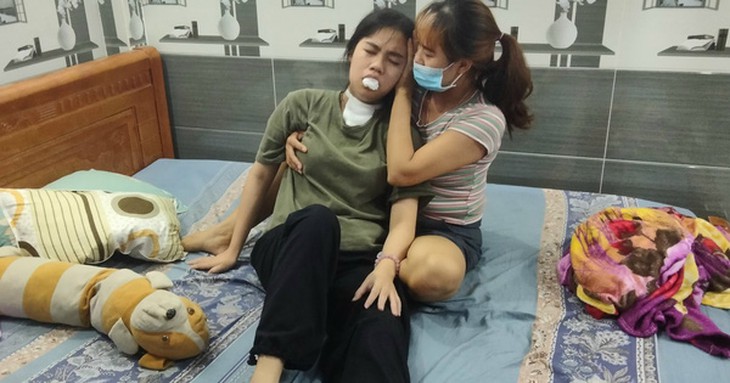 Hai mẹ con nữ sinh nghèo cùng mắc ung thư, gia đình rơi vào cảnh bĩ cực
