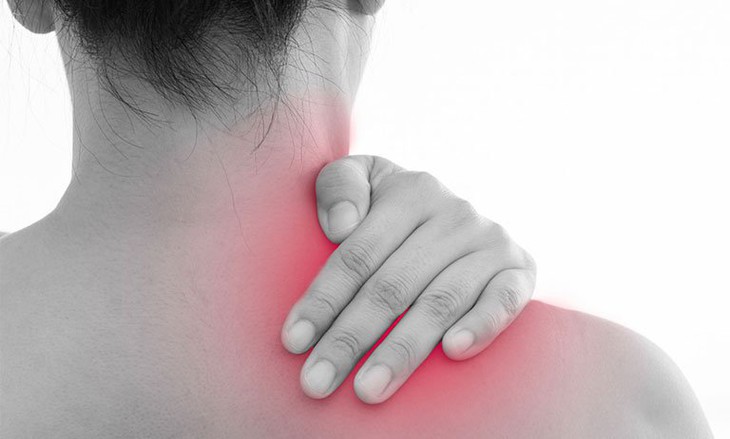 Thoái hóa cột sống cổ và thoát vị đĩa đệm cổ là những nguyên chính gây ra đau cổ vai cánh tay.