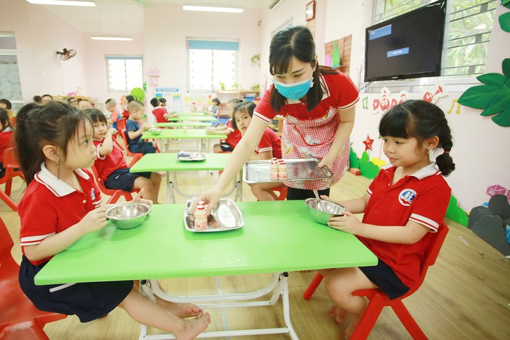 Hà Nội: Tổ chức học bán trú khi học sinh đi học trực tiếp trở lại - Ảnh 2. Hà Nội: Tổ chức học bán trú khi học sinh đi học trực tiếp trở lại - Ảnh 2.