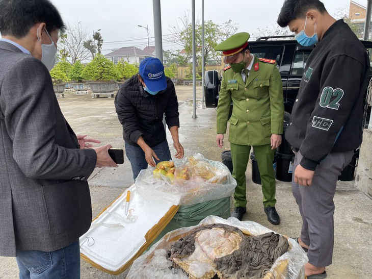 Phát hiện gần 2 tấn nội tạng không rõ nguồn gốc chuẩn bị tuồn ra thị trường - Ảnh 1. Phát hiện gần 2 tấn nội tạng không rõ nguồn gốc chuẩn bị tuồn ra thị trường - Ảnh 1.