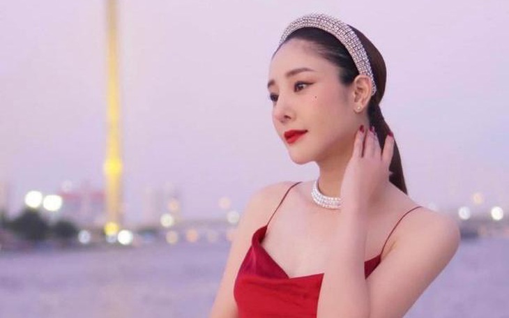 Đời thực của diễn viên xấu số Tangmo Nida phim ‘Chiếc lá bay’