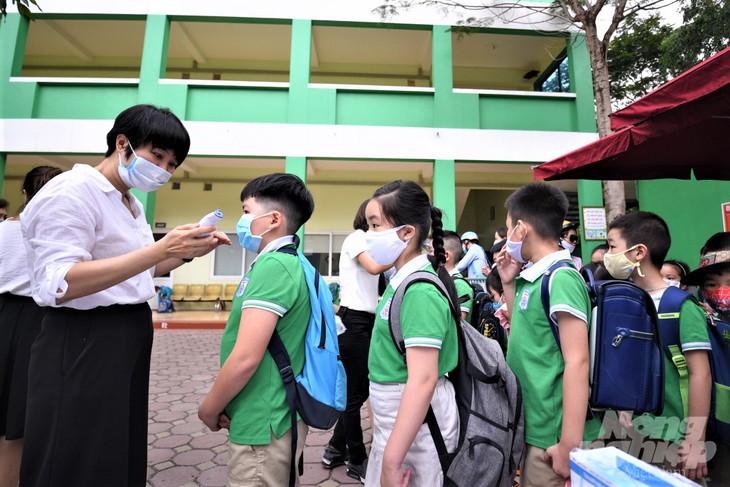 Khẩn trương ban hành quy định tiêu chuẩn, tiêu chí, lộ trình mở cửa trường học - Ảnh 2.