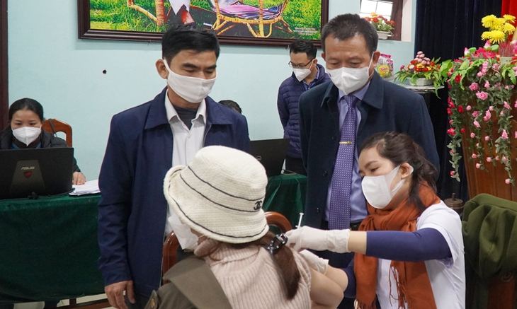 Chiều 6/2: Tiêm gần 29 triệu liều vaccine phòng COVID-19 mũi 3; Nghệ An, Quảng Bình thêm nhiều F0 cộng đồng - Ảnh 1. Chiều 6/2: Tiêm gần 29 triệu liều vaccine phòng COVID-19 mũi 3; Nghệ An, Quảng Bình thêm nhiều F0 cộng đồng - Ảnh 1.