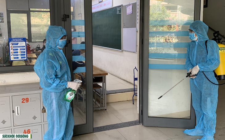 Giáo viên quận Cầu giấy diễn tập công tác đón học sinh trở lại trường học sau 9 tháng học Online - Ảnh 7.