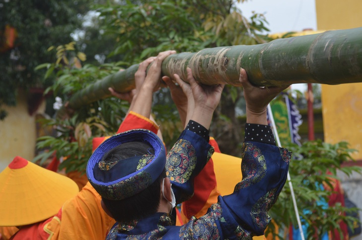 Độc đáo nghi lễ hạ nêu, khai ấn trong Hoàng cung Huế - Ảnh 4.
