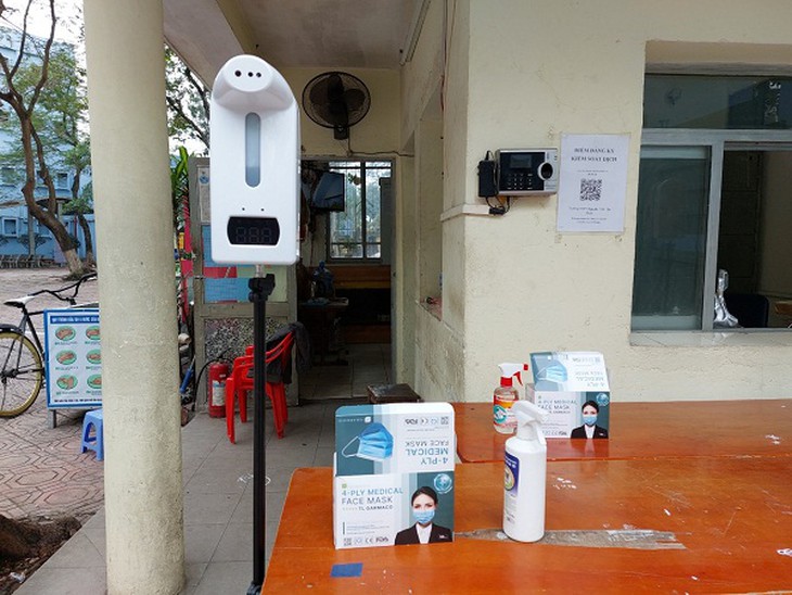 Trường học gấp rút chuẩn bị đón học sinh đến trường - Ảnh 4.