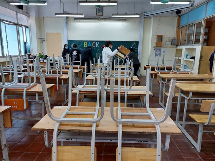 Trường học gấp rút chuẩn bị đón học sinh đến trường - Ảnh 7.