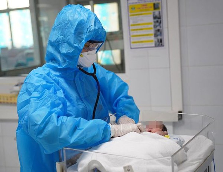 Ca COVID-19 trẻ em tăng: Chuyên gia khuyến cáo các dấu hiệu chuyển nặng khi trẻ là F0 - Ảnh 1. Ca COVID-19 trẻ em tăng: Chuyên gia khuyến cáo các dấu hiệu chuyển nặng khi trẻ là F0 - Ảnh 1.