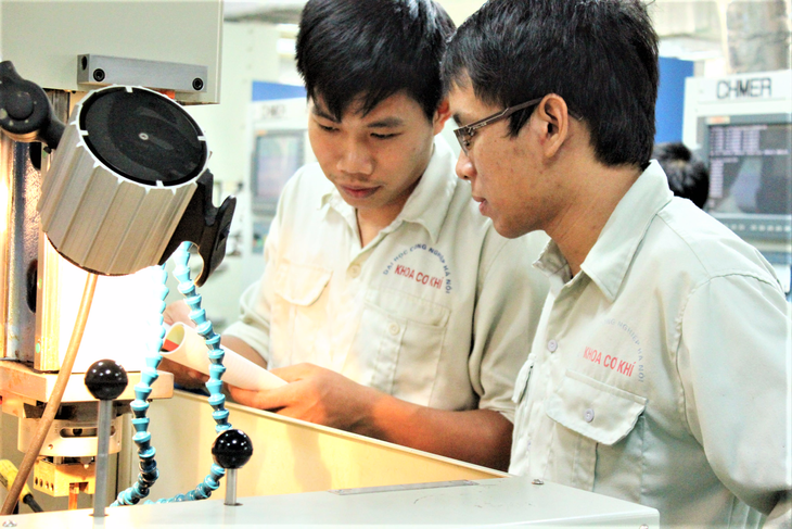 Từ 14/2, Hà Nội mở rộng nhóm học sinh, sinh viên trở lại trường học trực tiếp  - Ảnh 2.