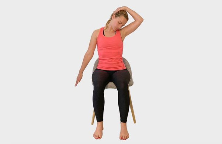 7 động tác giúp thư giãn và ngăn ngừa đau cổ vai gáy - Ảnh 4.