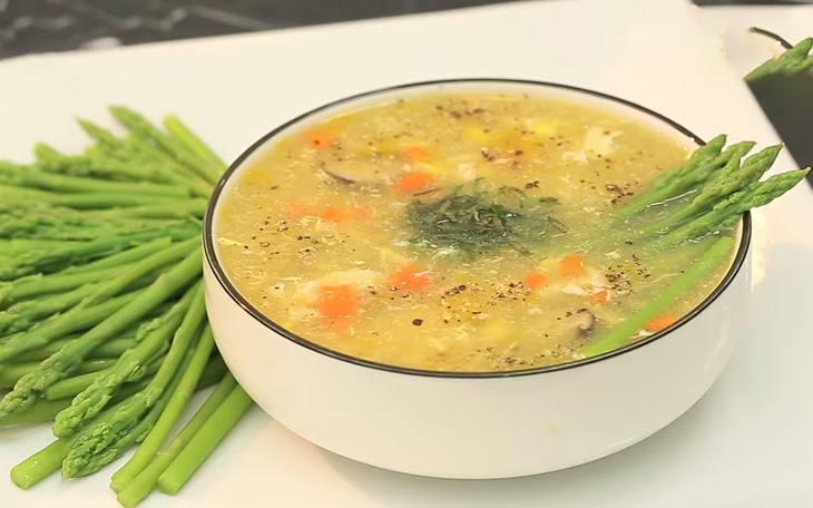 Người mắc COVID-19 có nên ăn thịt gà?