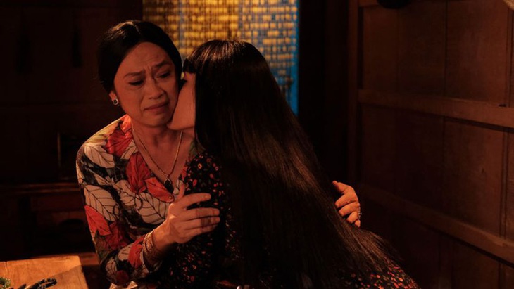 Nghệ sĩ Hoài Linh trở lại giả gái, vóc dáng tiều tụy vạn người lo - Ảnh 4. Nghệ sĩ Hoài Linh trở lại giả gái, vóc dáng tiều tụy vạn người lo - Ảnh 4.