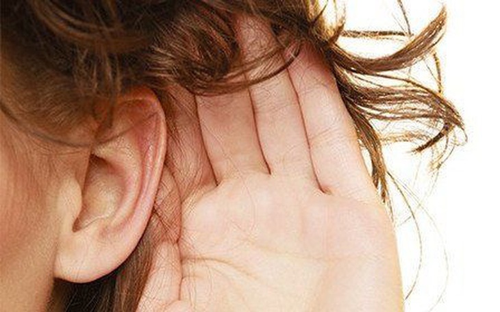 Bị ù tai, nghe kém sau mắc COVID-19, cần làm gì?