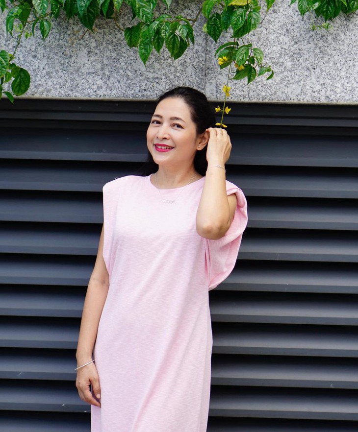 Giảm 10kg, MC Quỳnh Hương thon gọn và trẻ ra chục tuổi - Ảnh 2. Giảm 10kg, MC Quỳnh Hương thon gọn và trẻ ra chục tuổi - Ảnh 2.