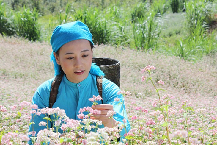 Diễn viên Phương Oanh được khán giả 'xui' lấn sân ca hát chuyên nghiệp - Ảnh 3.