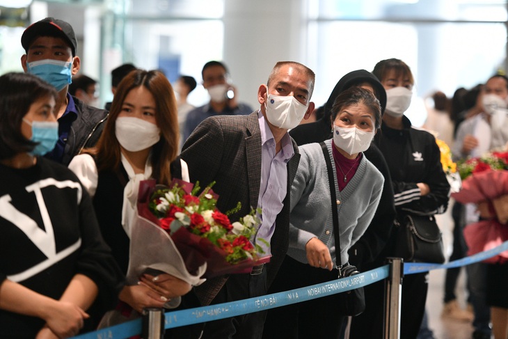 Sun Group và Vietnam Airlines triển khai thành công hai chuyến bay đưa người Việt Nam tại Ukraine về nước - Ảnh 2. Sun Group và Vietnam Airlines triển khai thành công hai chuyến bay đưa người Việt Nam tại Ukraine về nước - Ảnh 2.