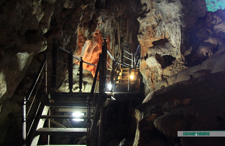 Khám phá vẻ đẹp hang động ở Hạ Long đầy quyến rũ - Ảnh 8.