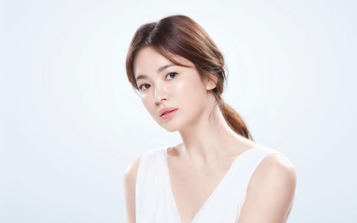 Song Hye Kyo được phong là "nữ thần nhan sắc" trẻ mãi không già, lý do đơn giản từ thói quen cực nghiêm ngặt - Ảnh 2. Song Hye Kyo được phong là "nữ thần nhan sắc" trẻ mãi không già, lý do đơn giản từ thói quen cực nghiêm ngặt - Ảnh 2.