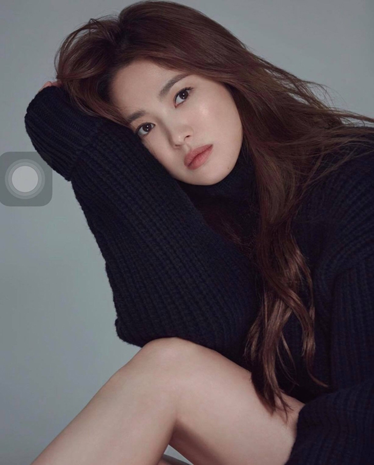 Song Hye Kyo được phong là "nữ thần nhan sắc" trẻ mãi không già, lý do đơn giản từ thói quen cực nghiêm ngặt - Ảnh 6. Song Hye Kyo được phong là "nữ thần nhan sắc" trẻ mãi không già, lý do đơn giản từ thói quen cực nghiêm ngặt - Ảnh 6.