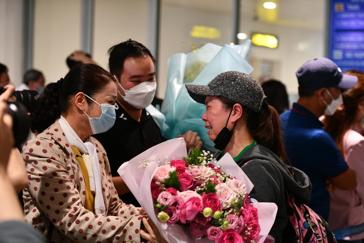 Sun Group và Vietnam Airlines triển khai thành công hai chuyến bay đưa người Việt Nam tại Ukraine về nước - Ảnh 3. Sun Group và Vietnam Airlines triển khai thành công hai chuyến bay đưa người Việt Nam tại Ukraine về nước - Ảnh 3.