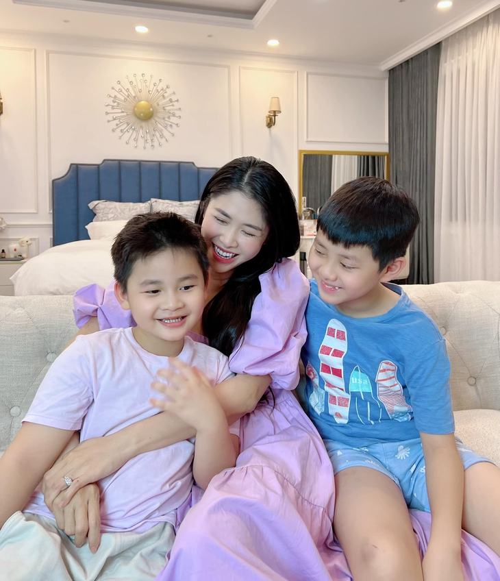 Từ chuyện vợ Xuân Bắc công khai nội dung nhạy cảm Facebook con trai, bà xã Đăng Khôi bày tỏ quan điểm: 'Lỗi tại ai?' - Ảnh 3. Từ chuyện vợ Xuân Bắc công khai nội dung nhạy cảm Facebook con trai, bà xã Đăng Khôi bày tỏ quan điểm: 'Lỗi tại ai?' - Ảnh 3.