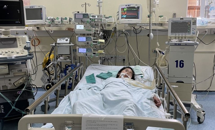 Hà Nội: Tiền sử khoẻ mạnh, bé gái 12 tuổi mắc COVID-19 ho ra máu, phải đặt ECMO - Ảnh 1.
