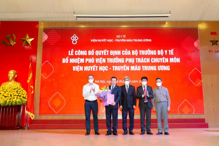 Bổ nhiệm Phó Viện trưởng phụ trách chuyên môn Viện Huyết học và Truyền máu TW - Ảnh 3. Bổ nhiệm Phó Viện trưởng phụ trách chuyên môn Viện Huyết học và Truyền máu TW - Ảnh 3.