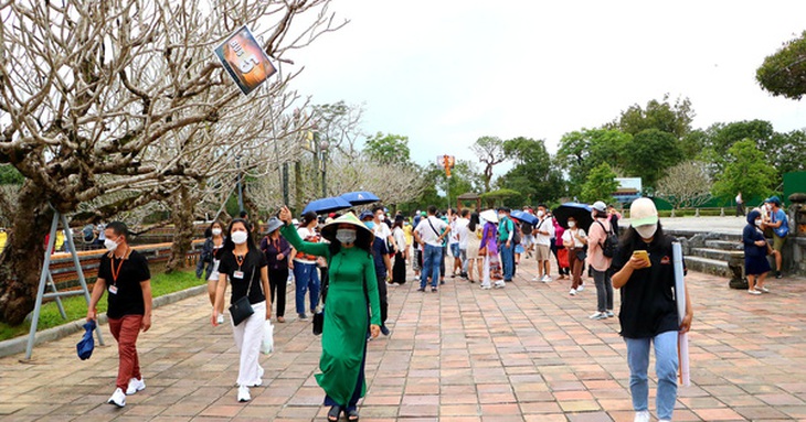 Trung tâm Bảo tồn di tích Cố đô Huế nói gì về bất cập giá vé tham quan Đại nội?