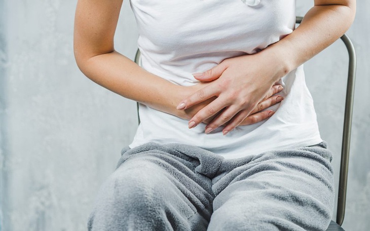 Cứ uống sữa là đau bụng, tiêu chảy, phải làm sao?