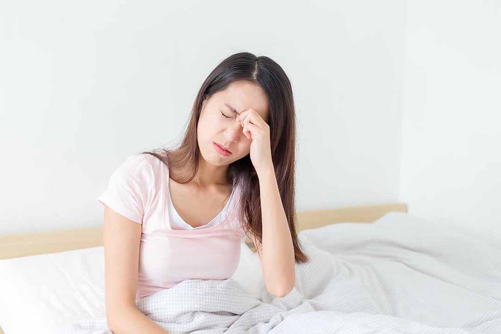 Hạ canxi máu có thể gây ra những biến chứng nghiêm trọng như: loãng xương, nhuyễn xương, ảnh hưởng đến chức năng vận động... Hạ canxi máu có thể gây ra những biến chứng nghiêm trọng như: loãng xương, nhuyễn xương, ảnh hưởng đến chức năng vận động...