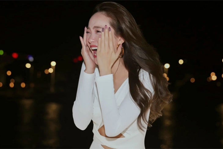 Không phải nhẫn kim cương khủng, chồng sắp cưới của Minh Hằng đã làm điều đặc biệt khiến nữ chính khóc nghẹn ngào - Ảnh 2.