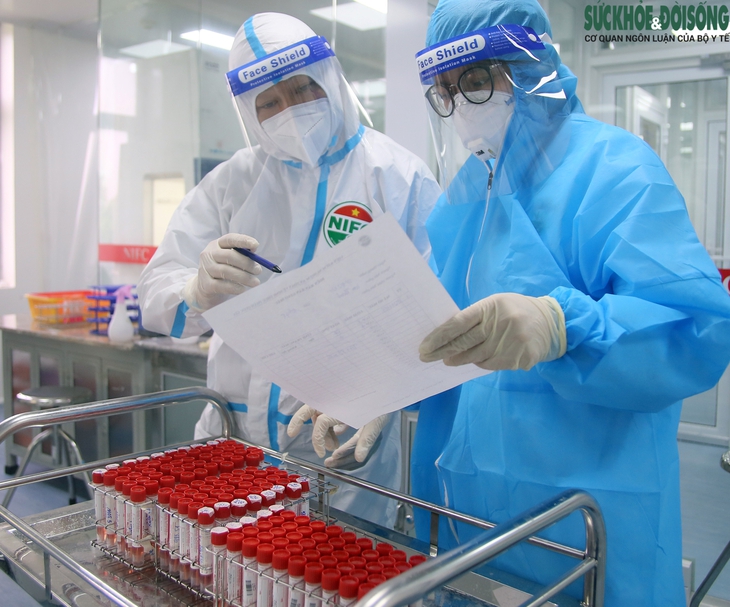 Chính phủ ban hành Chương trình phòng, chống dịch COVID-19 năm 2022-2023 - Ảnh 4. Chính phủ ban hành Chương trình phòng, chống dịch COVID-19 năm 2022-2023 - Ảnh 4.