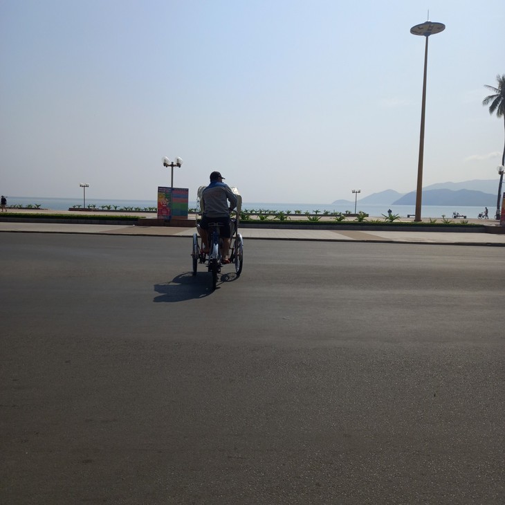 Thăng trầm xích lô trên thành phố biển Nha Trang - Ảnh 4. Thăng trầm xích lô trên thành phố biển Nha Trang - Ảnh 4.