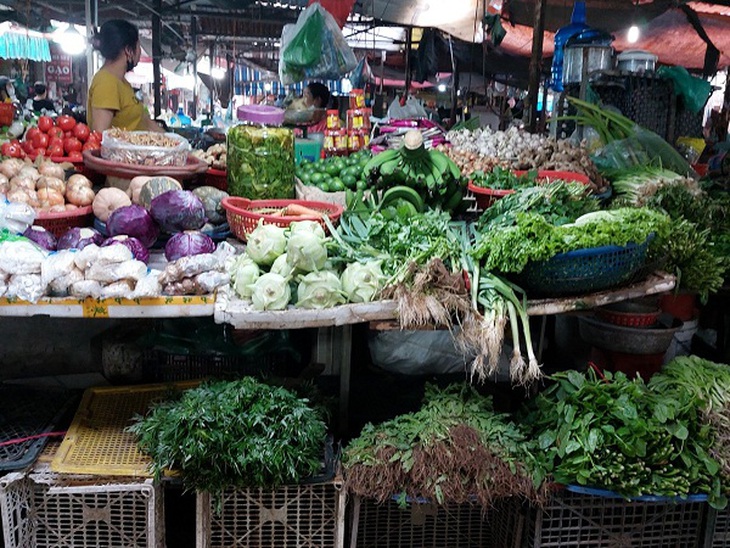 Hàng hóa tăng giá, người tiêu dùng hoang mang - Ảnh 3.
